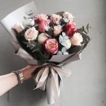 Ramo de rosas y dalias