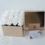 Caja rosas blancas